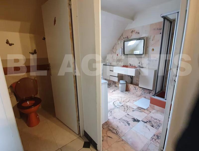 Maison - 240 m² - 11 pièces