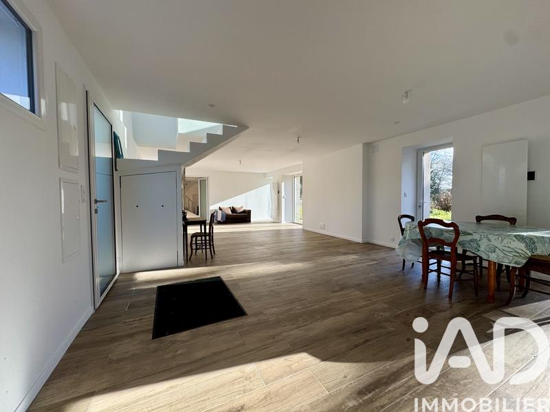 Maison - 220 m² - 9 pièces