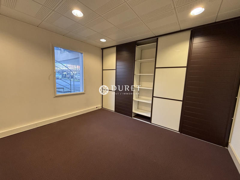 Bureau - 82 m²