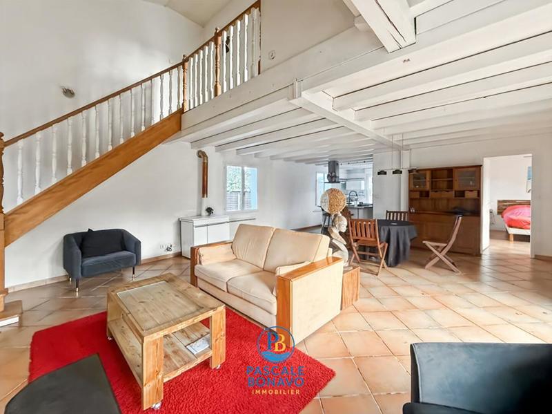 Maison - 140 m² - 5 pièces