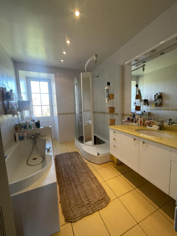 Maison - 228 m² - 7 pièces