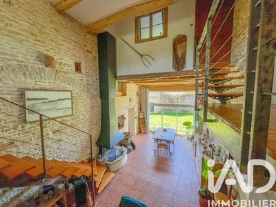 Maison - 280 m² - 8 pièces