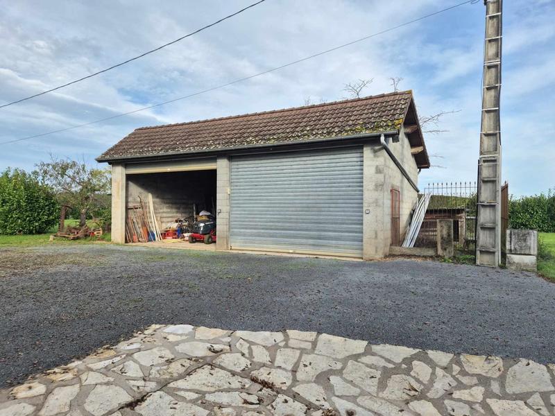 Maison - 90 m² - 5 pièces