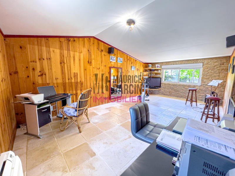 Maison - 212 m² - 6 pièces