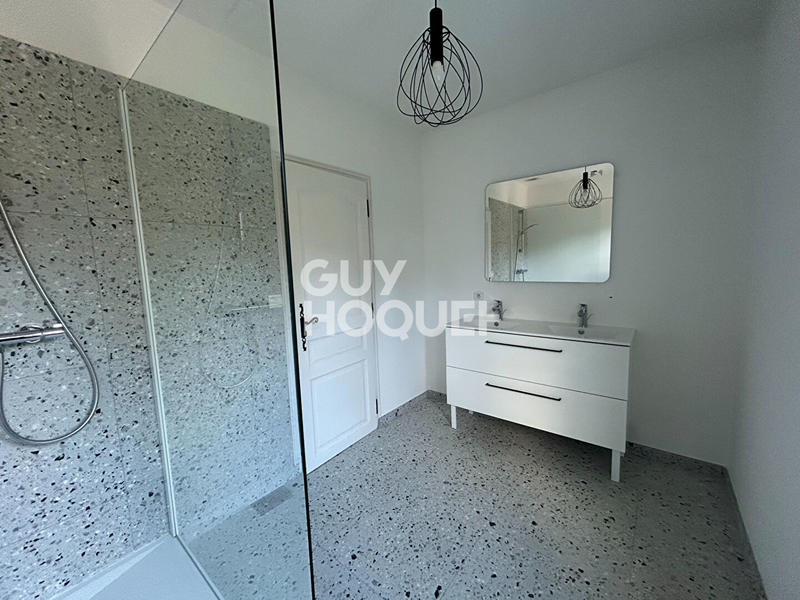 Maison - 241 m² - 7 pièces