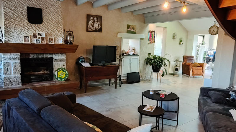 Maison - 210 m² - 7 pièces