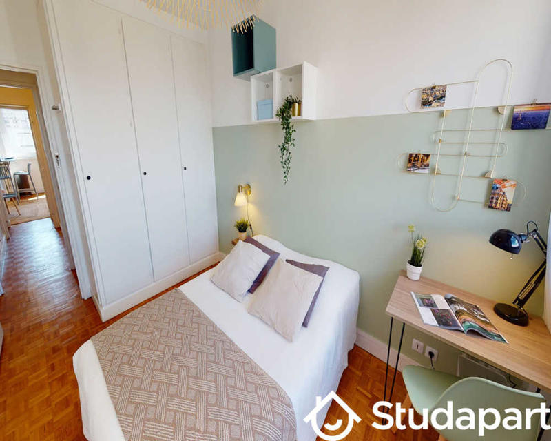 Chambre - 90 m² - 1 pièce