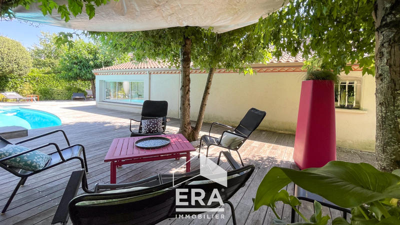 Maison - 260 m² - 8 pièces