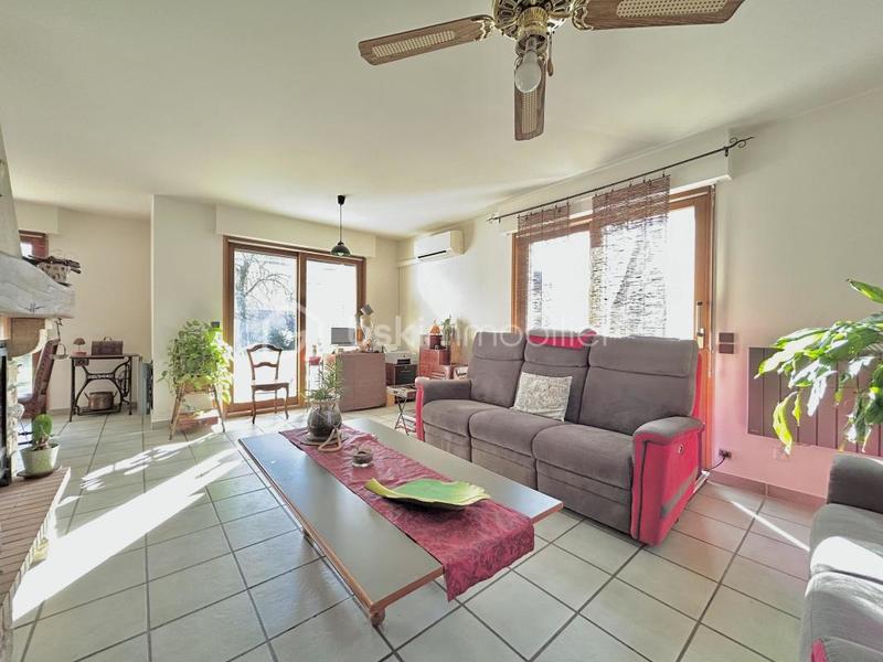 Maison traditionnelle - 160 m² - 6 pièces