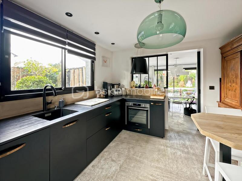 Maison - 140 m² - 6 pièces