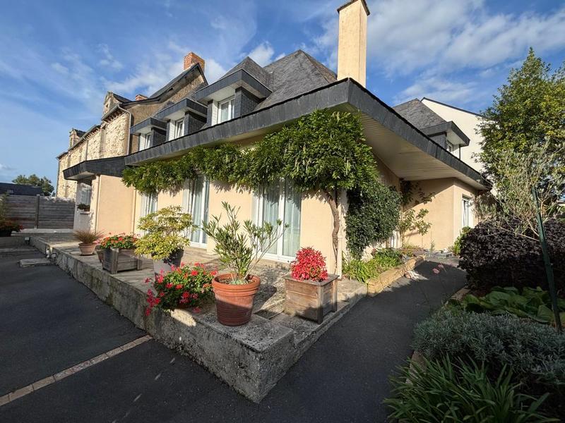 Maison - 196 m² - 6 pièces