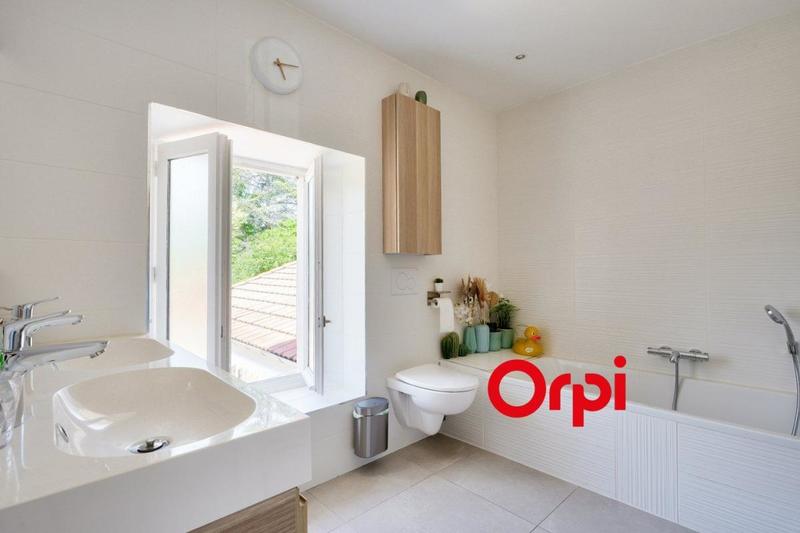 Maison ancienne - 185 m² - 8 pièces