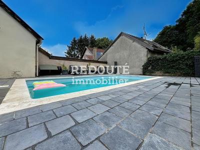 Maison - 220 m² - 6 pièces