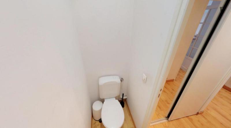 Chambre - 8 m² - 5 pièces