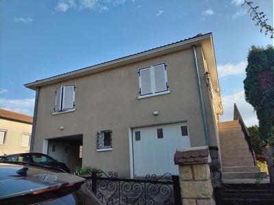 Maison traditionnelle - 169 m² - 7 pièces