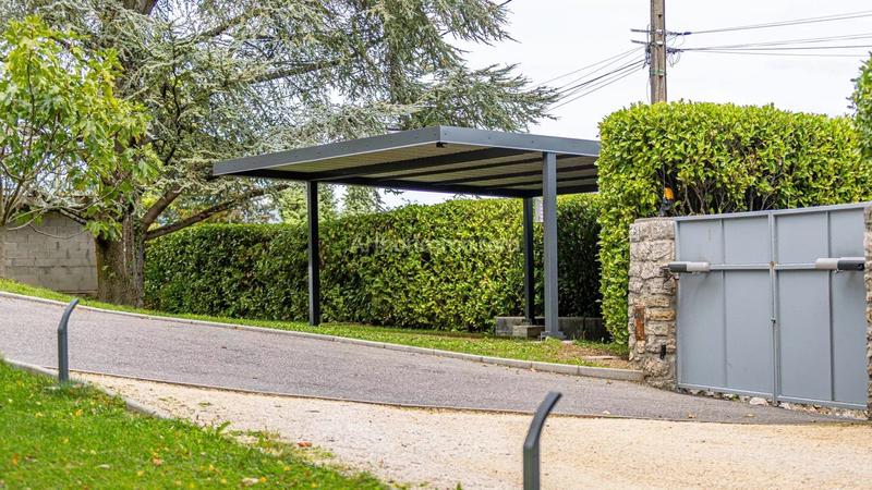 Maison - 207 m² - 10 pièces