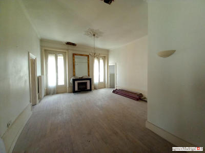 Appartement - 101 m² - 3 pièces