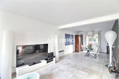 Maison - 270 m² - 8 pièces
