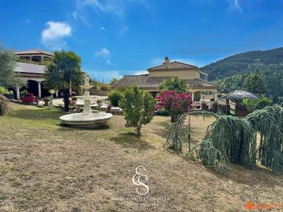 Villa - 200 m² - 7 pièces