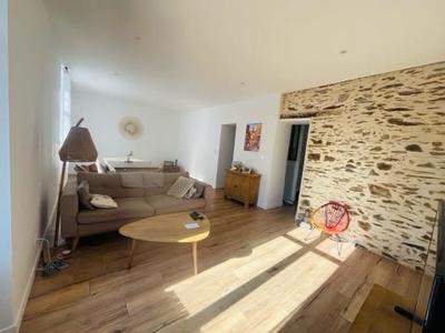 Maison - 142 m² - 8 pièces