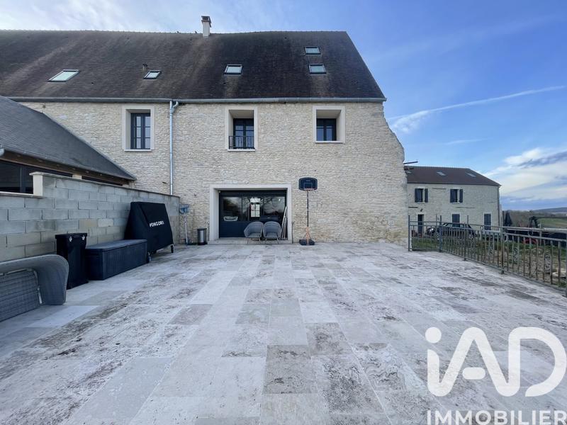 Maison - 200 m² - 7 pièces