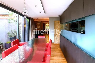 Villa - 230 m² - 10 pièces