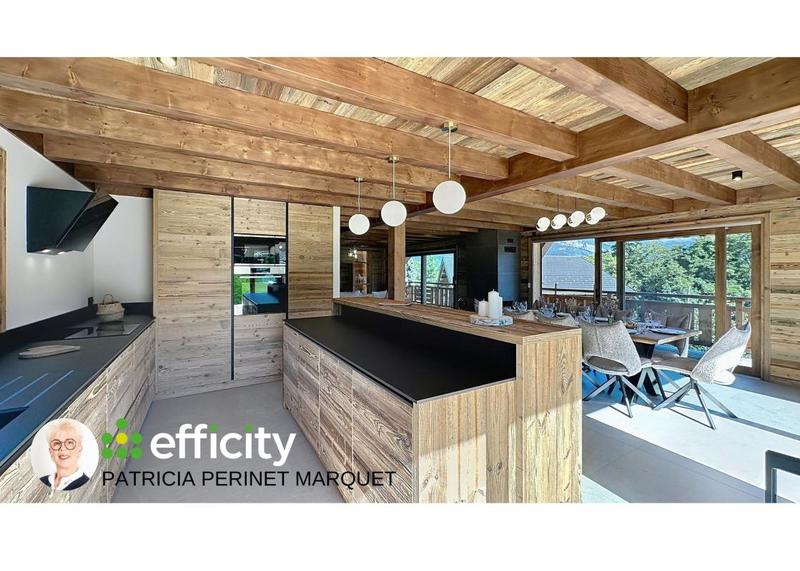 Maison - 225 m² - 8 pièces