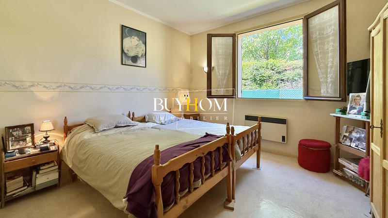 Maison - 220 m² - 9 pièces