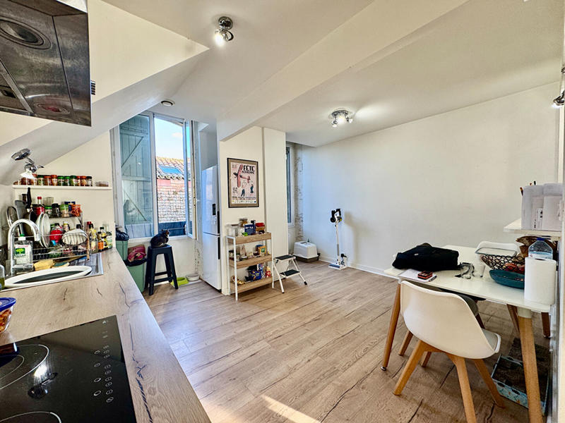 Maison - 567 m² - 22 pièces