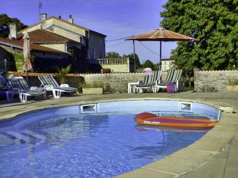 Gîte - 880 m² - 40 pièces