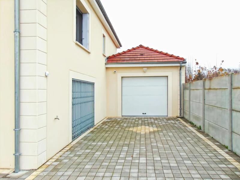 Maison - 145 m² - 9 pièces