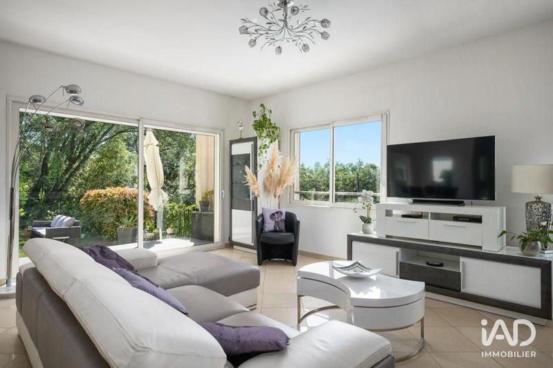 Maison - 180 m² - 5 pièces