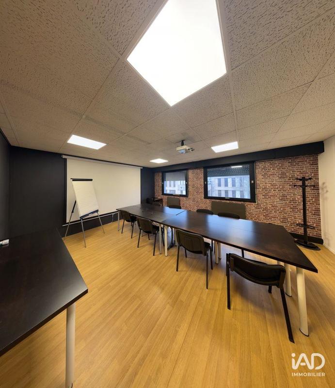 Local commercial - 592 m²