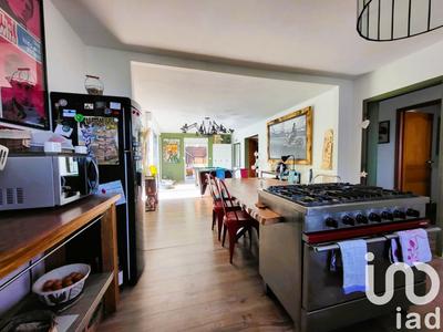 Maison - 222 m² - 6 pièces