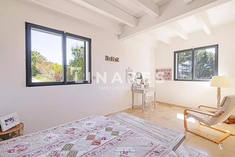 Maison - 215 m² - 6 pièces