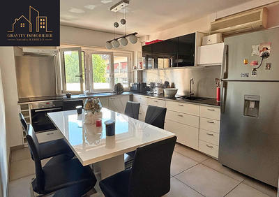 Appartement - 121 m² - 5 pièces