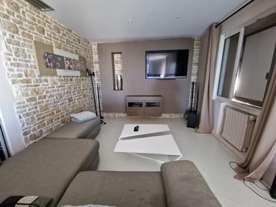 Propriété - 350 m² - 8 pièces