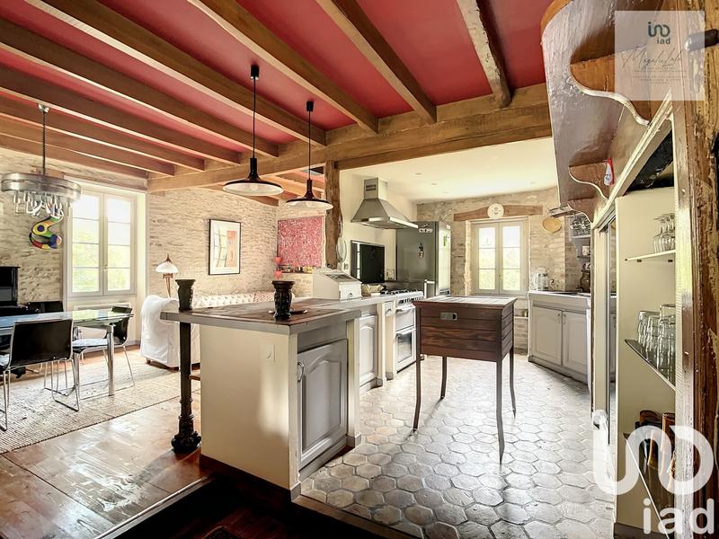 Maison - 220 m² - 10 pièces