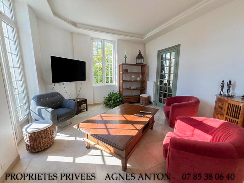 Maison - 225 m² - 8 pièces