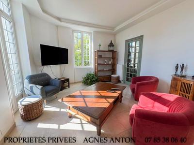 Maison - 225 m² - 8 pièces