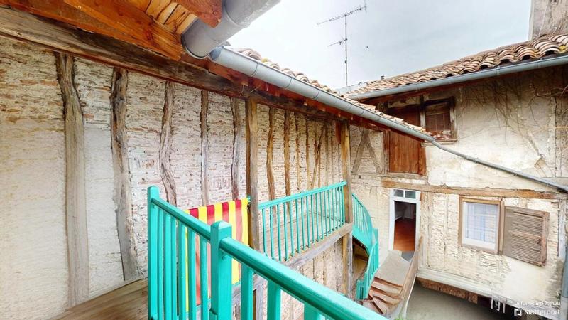 Maison - 310 m² - 9 pièces