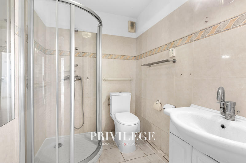 Appartement - 82 m² - 4 pièces