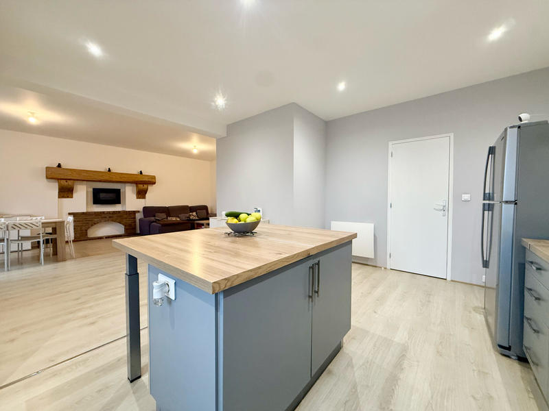 Maison - 276 m² - 8 pièces