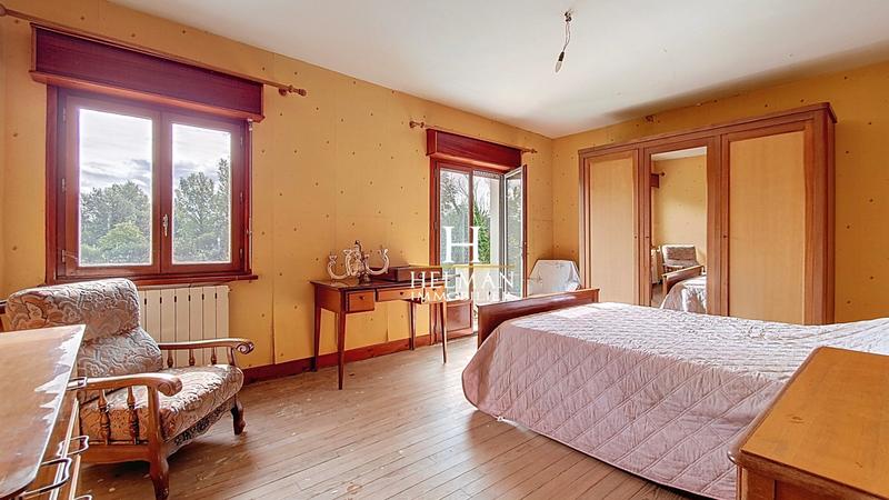 Maison - 311 m² - 12 pièces