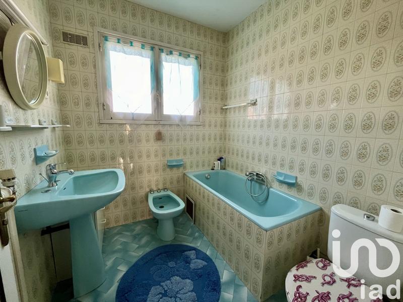 Maison - 330 m² - 13 pièces