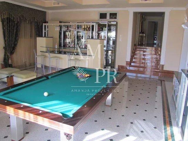 Appartement villa - 360 m² - 7 pièces