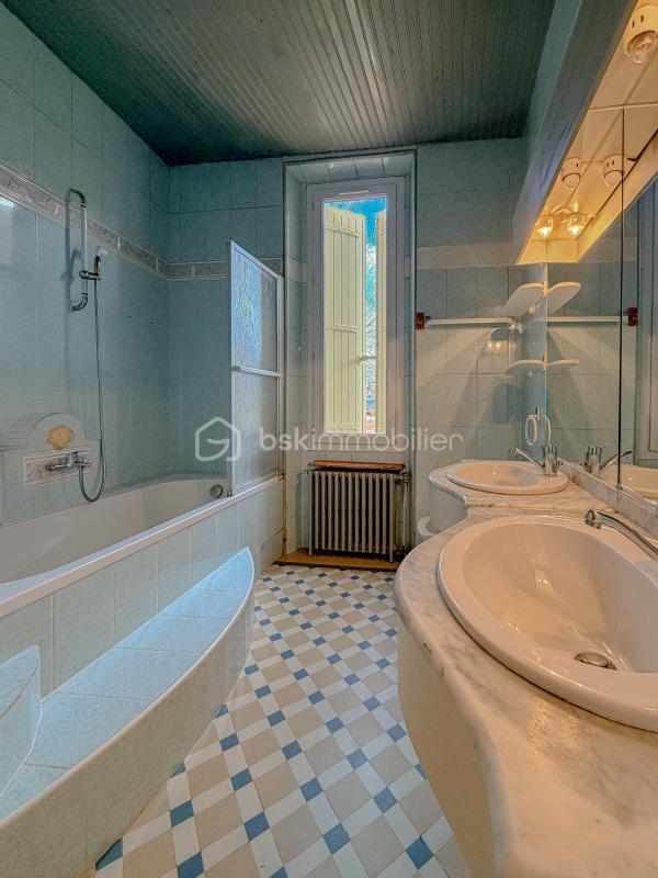 Maison ancienne - 226 m² - 8 pièces