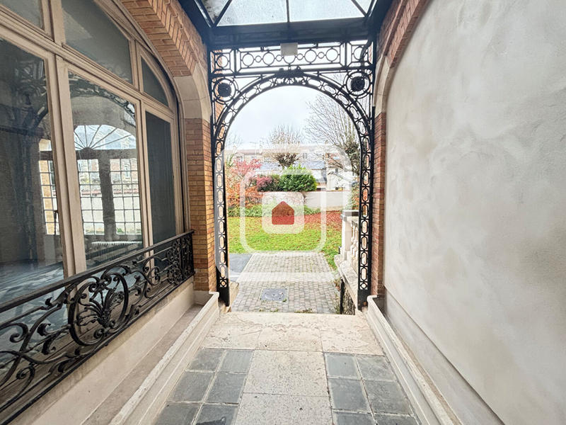 Appartement - 300 m² - 10 pièces