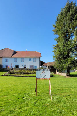 Maison - 201 m² - 7 pièces