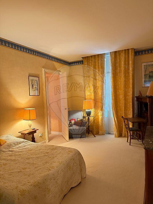 Appartement - 297 m² - 9 pièces